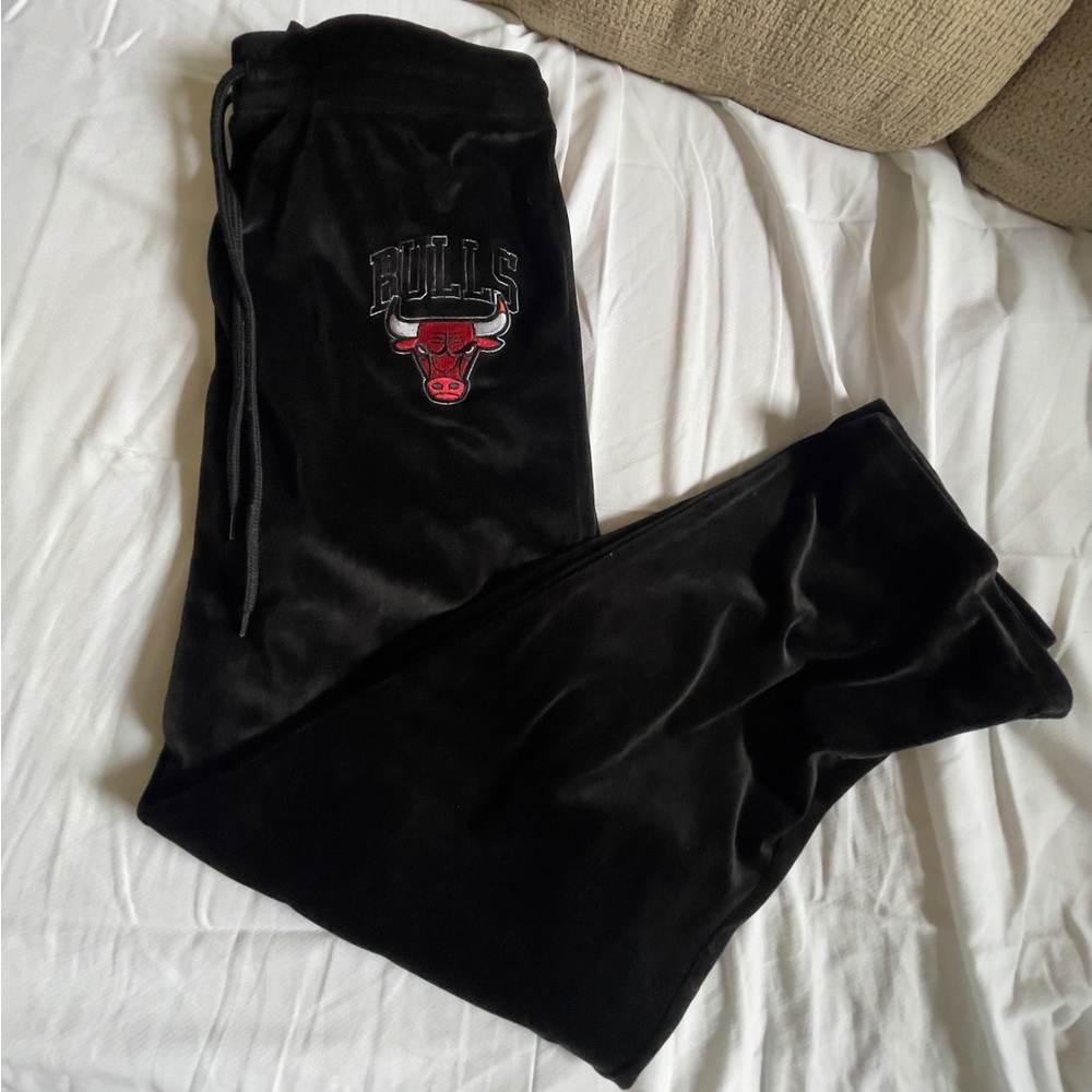 NBA Chicago Bulls black velour tracksuit jogger pants size Large